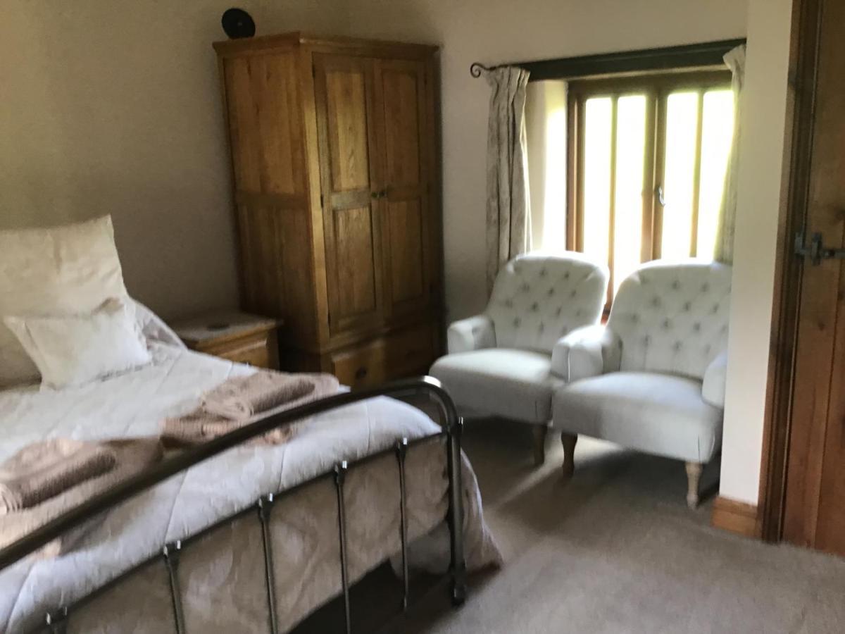 Owletts Barn B&B Bodmin Exteriör bild